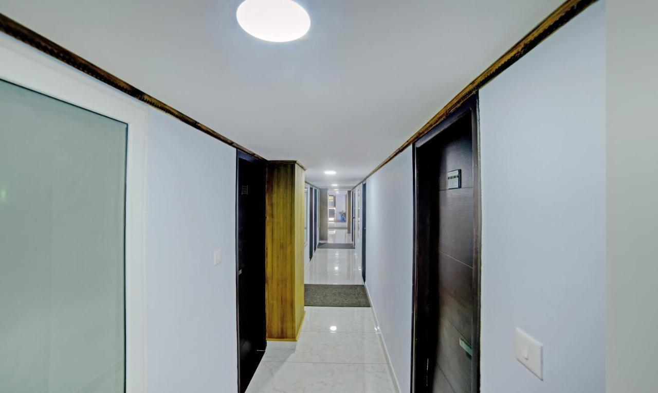 Treebo Trip Majestic Inn Thampanoor Thiruvananthapuram Exterior photo